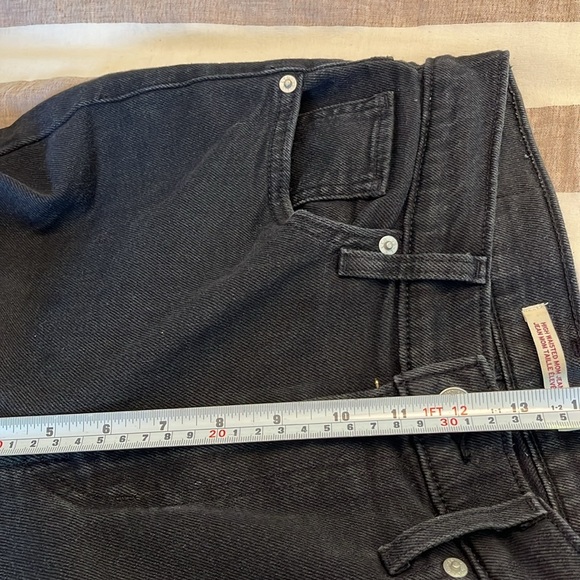 Levi's High Waisted Mom Flash Black Jeans Size 27, 24L  Petite. - Picture 8 of 15